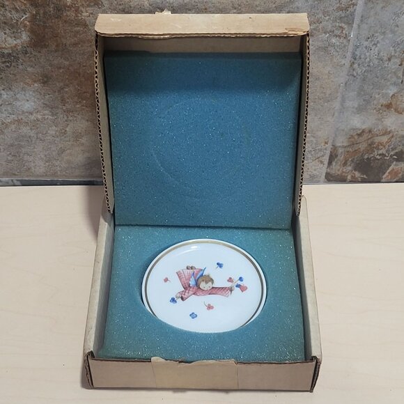 Schmid Berta Flying Angel Hummel Museum Miniature Plate Collection 1978 - Picture 2 of 8
